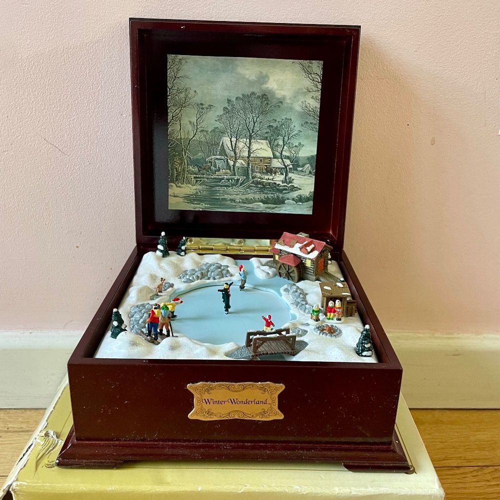 Gold Label Winter Wonderland Wood Music Box